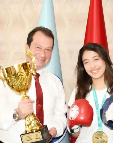 Dünya Şampiyonu sporcu Diyarbakır'ın gururu oldu: Rektör Eronat'ın sözünü dinledi