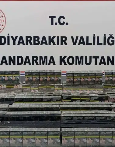 Diyarbakır'da operasyon: Sigaradan termos ve ayakkabıya çok sayıda kaçak ürün ele geçirildi