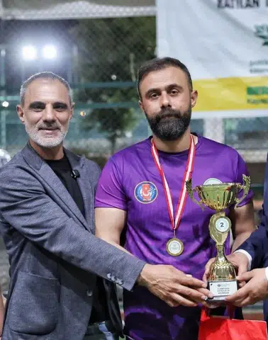 Diyarbakır'daki dev futbol turnuvasında kazanan takım belli oldu: Kupaya kavuştular
