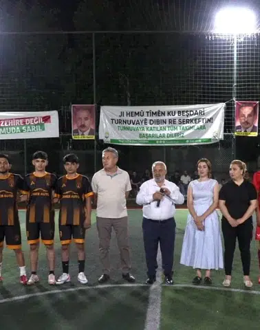 Diyarbakır'da anlamlı futbol turnuvası: 15 takım eski siyasetçinin anısına oynuyor