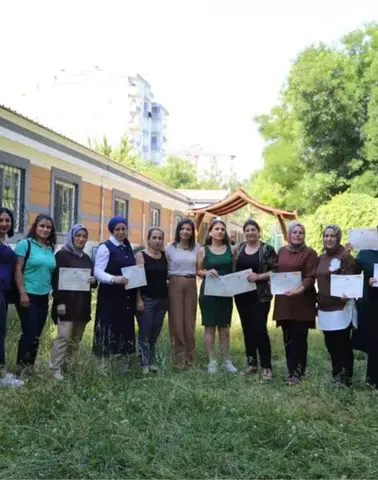 Diyarbakır'da üç ay süren kurs kadınlara para kazanmanın kapısını açtı