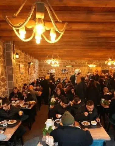 Diyarbakır'da kalori hesabıyla 100 TL'ye 4 çeşit yemek: Lokanta tıklım tıklım doluyor