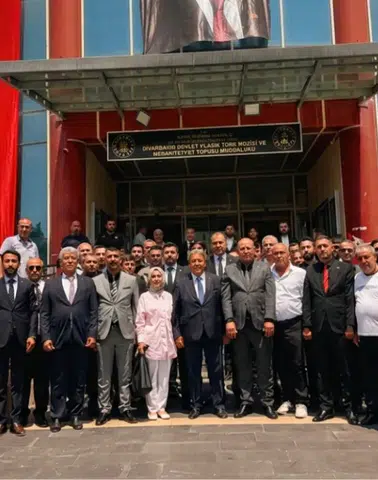 MHP Sur'da yeni dönem başladı: Özer başkanlığa seçildi