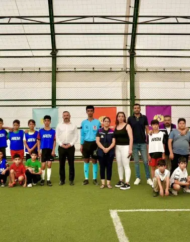 Diyarbakır'da özel öğrenciler futbol sahasında resital sundu: Anlamlı turnuva