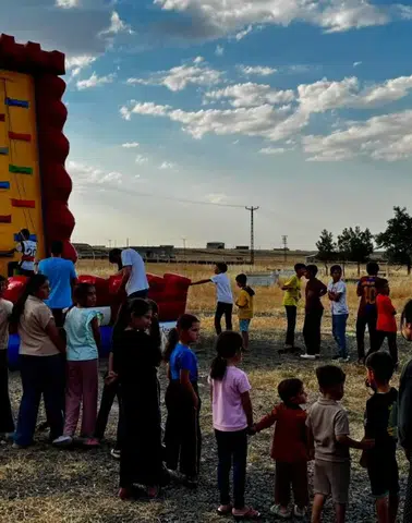 Diyarbakır Sur ve Bağlar'da sokaklar çocuk sesleriyle yankılandı