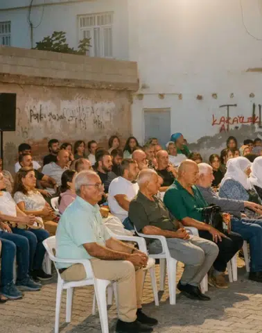 Yenişehir'de vatandaşlar taleplerini iletti, Eşbaşkan Akdağ not aldı