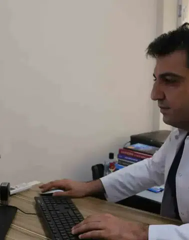 Diyarbakır'da sıcak hava alarmı Uzmanından koma riski taşıyan güneş çarpmasına karşı uyarı