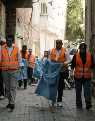 Diyarbakır Sur'da Eşbaşkan çöp topladı, vatandaşları bilinçlendirdi