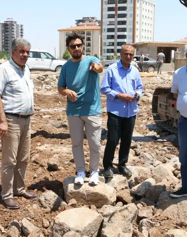 Diyarbakır'da kırsal mahalleleri birbirine bağlayacak yollar için seferberlik