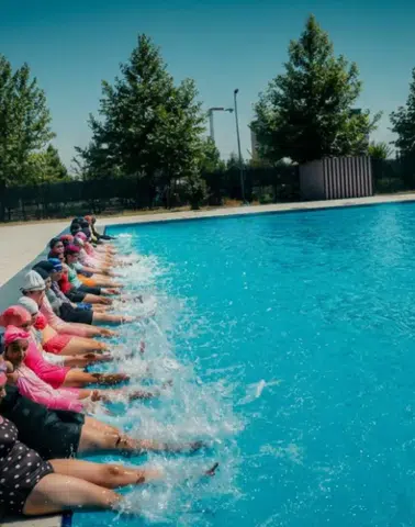 Kayapınar'da ücretsiz yüzme kurslarına katılım rekora koşuyor
