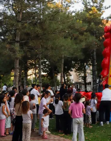 Diyarbakır'ın mahallelerine şenlik geldi:  Futboldan robotik kodlamaya yüzlerce etkinlik