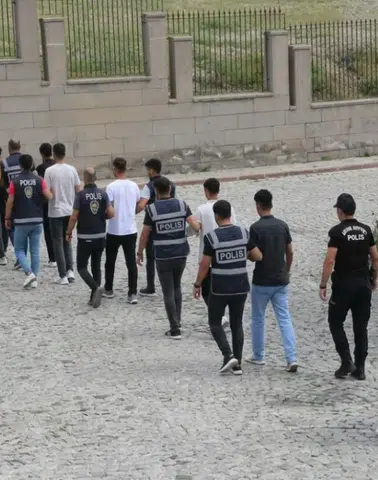 Diyarbakır dahil 22 ilde dolandırıcılık operasyonu: Hesaplarda 52 milyar TL çıktı