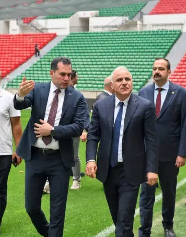 Diyarbakır Valisi Zorluoğlu'ndan yeni sezon öncesi kardeşlik mesajı: Amedspor'a başarı diledi