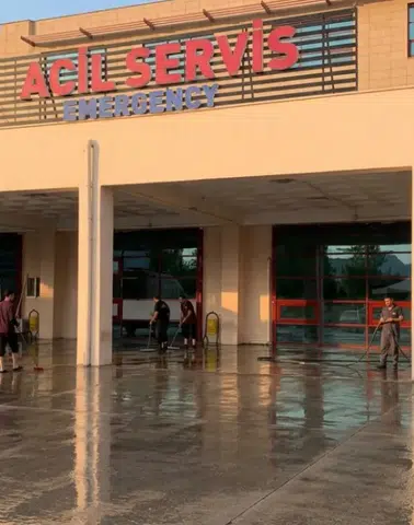 Diyarbakır'daki hastanede dip bucak temizlik: İl Sağlık Müdürü gece yarısı denetledi