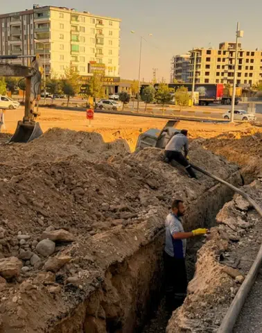 Silvan'daki kavşak projesi için eş zamanlı çalışma: Altyapı hazır hale getirildi