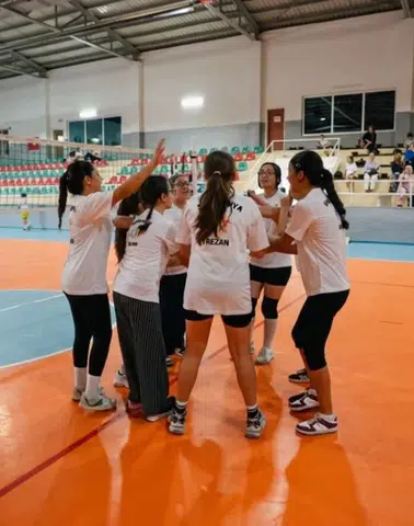 Bağlar'da voleybolcu adayları sahada kapıştı: Kazanan dostluk oldu