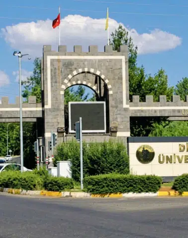 Dicle Üniversitesi'nden kritik duyuru: Öğrenciler son tarihleri kaçırmayın!