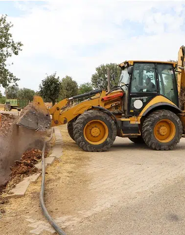 Diyarbakır'ın ilçesinde 20 yıllık su şebekesi yenileniyor: 2 bin metrelik hat döşeniyor