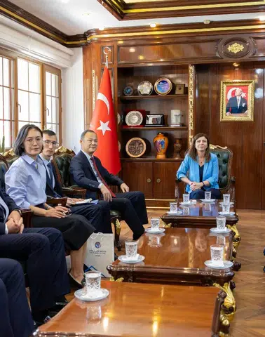 Kırgızistan Ankara Büyükelçisi Eşbaşkan Bucak'ı ziyaret etti: Diyarbakır'dan çok etkilendi