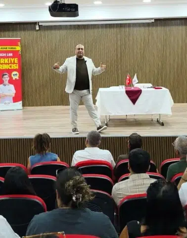 Dicle Üniversitesi'nden öğretmenlere özel seminer: Etkili iletişimin sırları anlatıldı