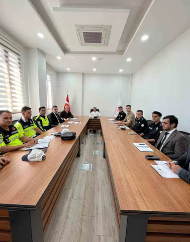 Dicle'de eğitim yılı öncesi güvenlik zirvesi: Öğrenciler için tam koruma kararı