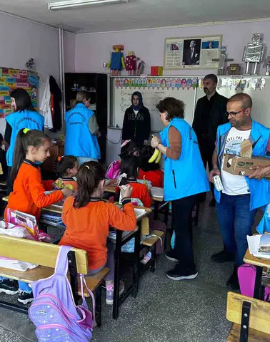 Diyarbakır Çüngüş'te Dünya Gıda Günü: Öğrencilere sağlıklı beslenme desteği verildi