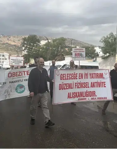 Diyarbakır Çermik'te obeziteye karşı farkındalık yürüyüşü: Sağlıklı yaşam için adım attılar
