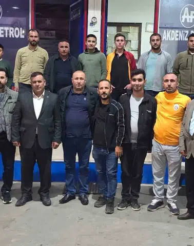 Çermikli iş insanından gençlere büyük destek: 300 forma dağıtıldı, 400 forma sözü verildi