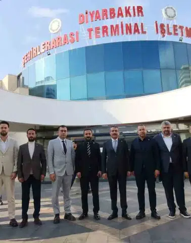 MHP Diyarbakır İl Başkanı Özcoşkun'dan terminal ziyareti: Esnafın taleplerini dinledi