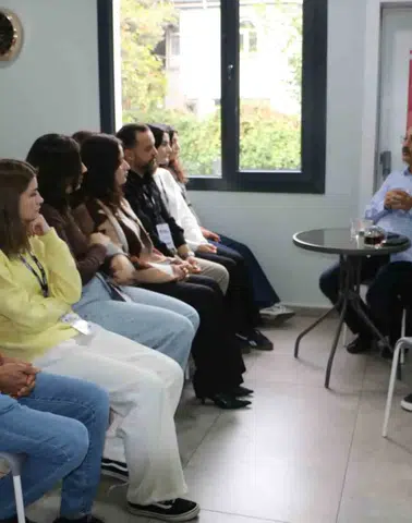 Diyarbakır'da otizm farkındalığı için bilimsel buluşma: Uzmanlar ailelerle bir araya geldi