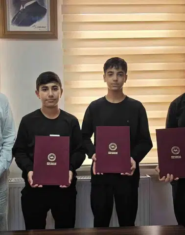 Çermik'te hafızlık eğitimini başarıyla tamamlayan 3 öğrenciye belgeleri verildi