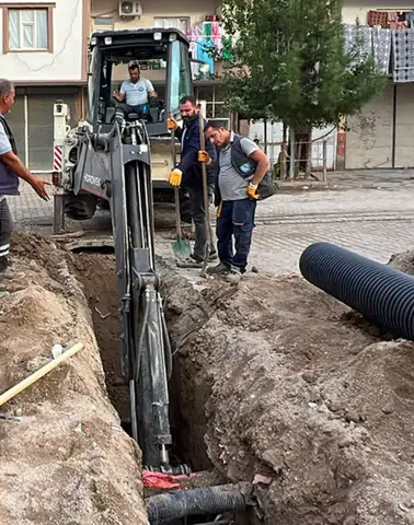 Bismil'de yağmur suyu çilesine son: 250 metrelik hat döşeniyor