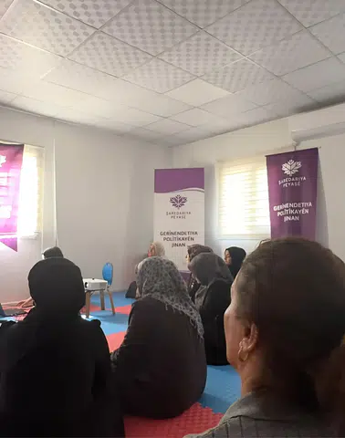 Diyarbakır'da kadın sağlığına önemli dokunuş: Meme kanseri eğitimi verildi