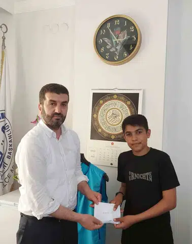 Çermik'te Diyanet'in bilgi yarışmasında dereceye giren öğrencilere ödülleri verildi