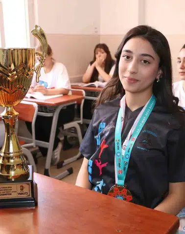 Antalya’da kürsüye çıkan Diyarbakırlı iki sporcu şehre büyük gurur yaşattı