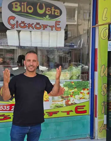 Çermikli esnaftan eğitim seferberliğine tatlı destek Takdir alan öğrenciye ziyafet