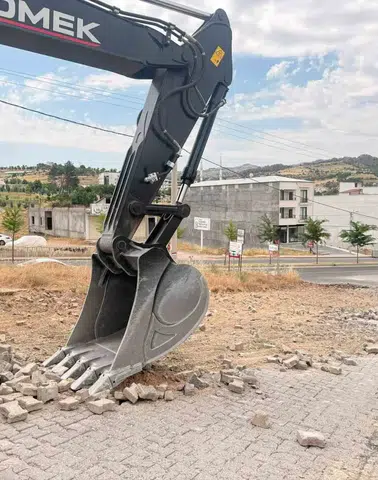 Diyarbakır Çermik'te aksayan yol çalışmaları için Başkan Karamehmetoğlu'ndan özür geldi