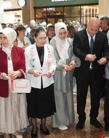 Diyarbakır'da merkez ilçelerin el emeği eserleri vatandaşla buluştu Sergi açıldı
