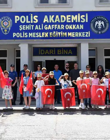 Diyarbakır'da öğrencilere polislik eğitimi Ali Gaffar Okkan'ın mirası çocuklarla buluştu