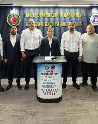 HAK-İŞ Diyarbakır'dan 15 Temmuz vurgusu Demokrasi bilinci gelecek kuşaklara aktarılmalı