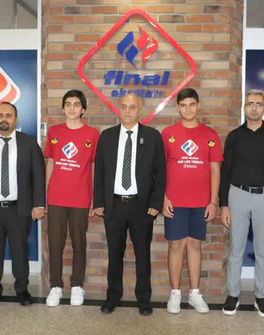 Diyarbakır'da LGS gururu Final Ortaokulu’ndan iki öğrenci tüm soruları doğru yanıtladı