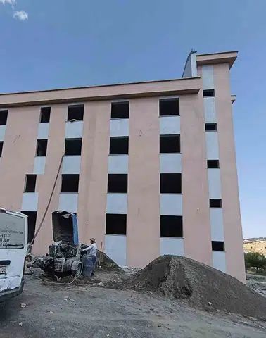 Çermik'te imece geleneği yaşatılıyor Köylüler Kur'an kursu inşaatında gönüllü çalışıyor
