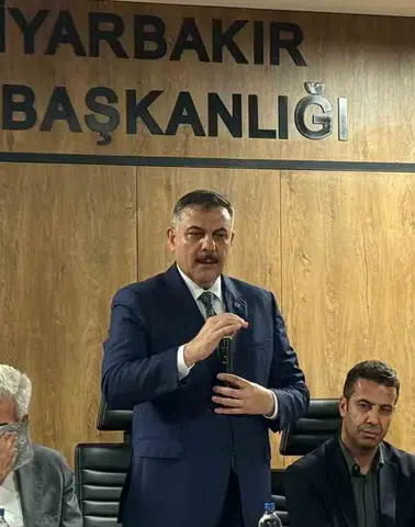Amedspor-Erzurumspor maçı öncesi iki bakandan Diyarbakır'da birlik ve beraberlik mesajı