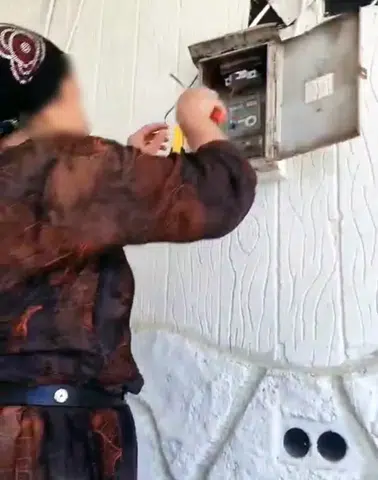 Şanlıurfa'daki kaçak elektrik denetimi sırasında ekipleri şoke eden hızlı müdahale