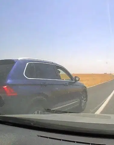 Diyarbakır'da haber takibi yapan gazeteciye çirkin saldırı Araçla yoldan çıkardılar