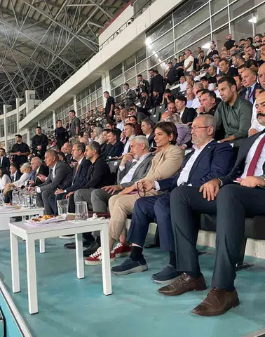 Diyarbakır'da Amedspor maçı sonrası Vali Yardımcısı Aydın'dan dostluk mesajı
