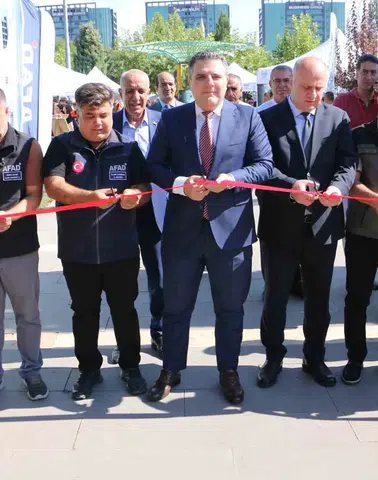 Diyarbakır Yenişehir'de bilim rüzgarı: Dicle’den Akan Bilim Şenliği başladı