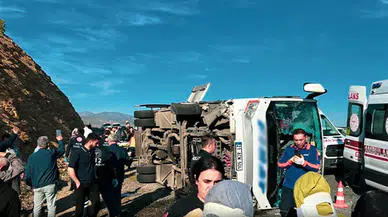 Elazığ-Diyarbakır yolunda otobüs devrildi: 3 ağır, 13 yaralı