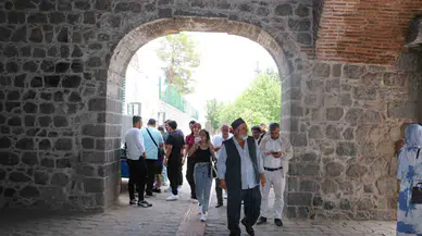Bayramda yerli ve yabancı turistlerle dolup taştı