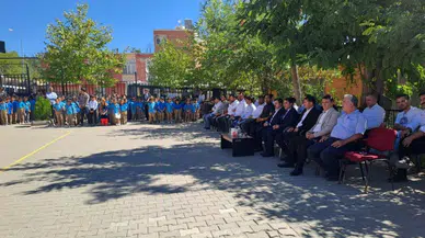 Dicle’de minik öğrencilerden ilköğretim haftası gösterisi